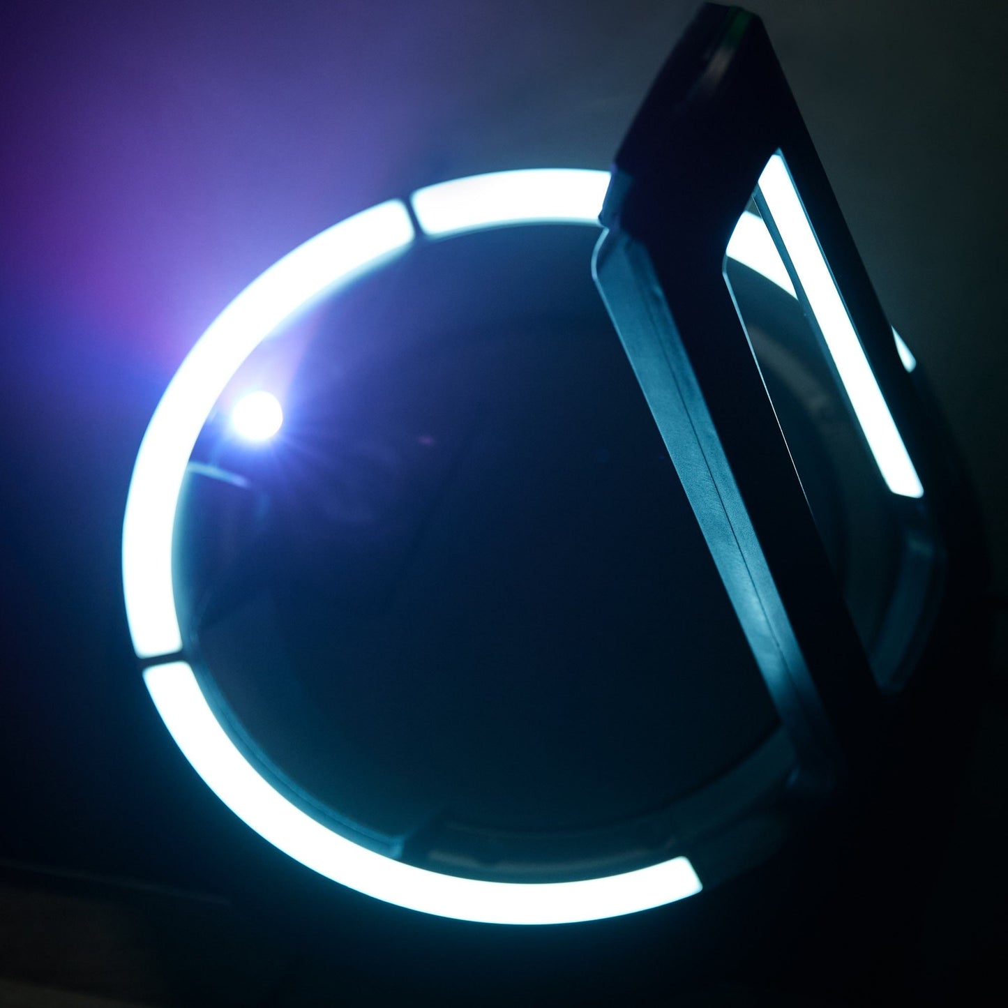 Gravity Guitar Glow Stand - Buso Audio